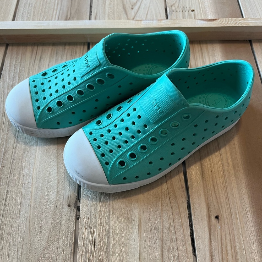 Native shoes size C11
